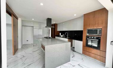 Moderna casa en venta, en Gran Reserva lomas de Angelópolis