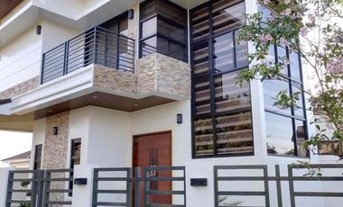 Fully-furnished Two-storey Corner House for Rent in South Forbes Villas Silang / Sta. Rosa / Nuvali area