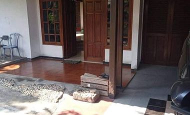 Disewakan Rumah Siap Huni Lokasi Ketintang Permai Surabaya Selatan