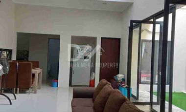 Dijual Murah, Rumah Furnish Cantik Asri di BSD Tangerang Selatan