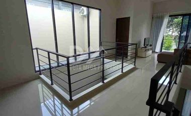 Dijual Murah, Rumah Furnish Cantik Asri di BSD Tangerang Selatan