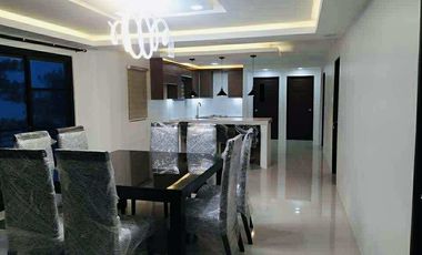 *Elegant Modern Home
