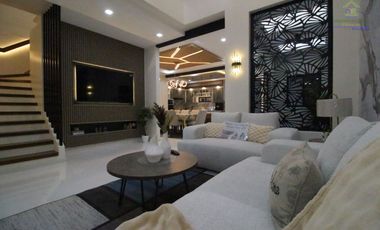 HOUSE AND LOT FOR SALE IN BF RESORT
