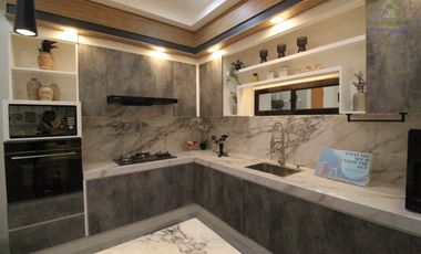 HOUSE AND LOT FOR SALE IN BF RESORT