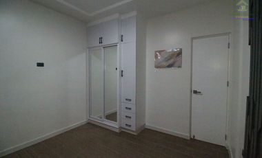HOUSE AND LOT FOR SALE IN BF RESORT
