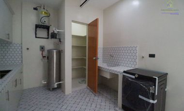 HOUSE AND LOT FOR SALE IN BF RESORT