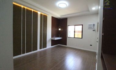 HOUSE AND LOT FOR SALE IN BF RESORT