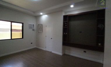 HOUSE AND LOT FOR SALE IN BF RESORT