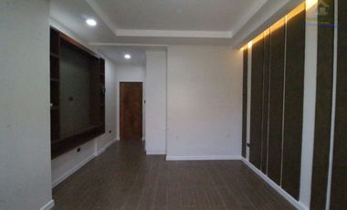 HOUSE AND LOT FOR SALE IN BF RESORT