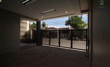 HOUSE AND LOT FOR SALE IN BF RESORT