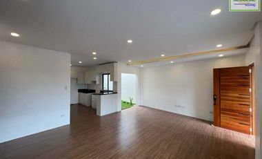 HOUSE FOR SALE IN BF RESORT VILLAGE