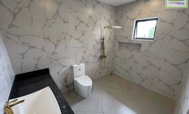 HOUSE FOR SALE IN BF RESORT VILLAGE