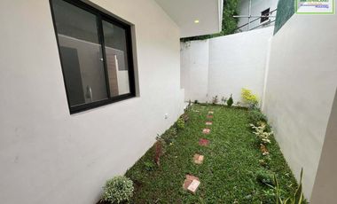 HOUSE FOR SALE IN BF RESORT VILLAGE