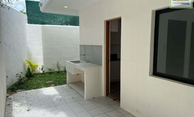 HOUSE FOR SALE IN BF RESORT VILLAGE