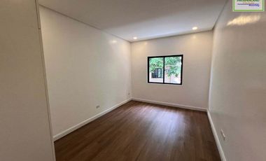 HOUSE FOR SALE IN BF RESORT VILLAGE