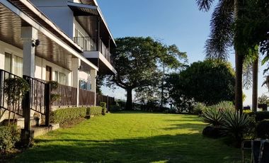 FOR SALE Private Family Compound with Breathtaking Lake Views & Expansion Potential – 1 Hectare