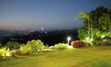 FOR SALE Private Family Compound with Breathtaking Lake Views & Expansion Potential – 1 Hectare