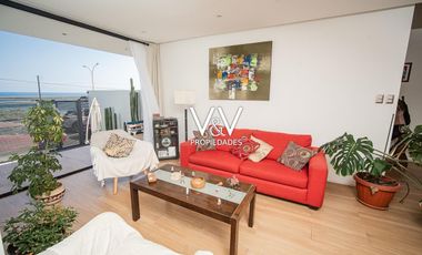 SE VENDE HERMOSA CASA EN VILLA HUAYQUIQUE.