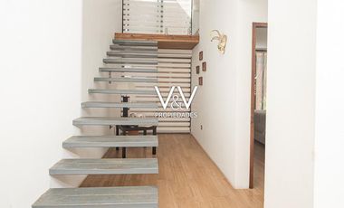 SE VENDE HERMOSA CASA EN VILLA HUAYQUIQUE.