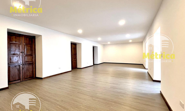 SE ARRIENDA AMPLIA OFICINA EN IPIALES EXCELENETE UBICACION