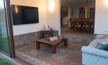 CASA EN VENTA 4 DORMITORIOS URB. SAN JOSÉ DEL VALLE CONOCOTO