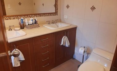 CASA EN VENTA 4 DORMITORIOS URB. SAN JOSÉ DEL VALLE CONOCOTO