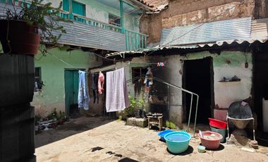 SE VENDE CASA DE ADOBE DE 2 PISOS DE 200m2 EN URB. CRUZPATA - CUSCO