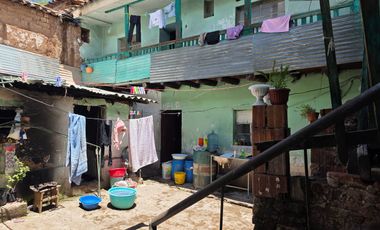SE VENDE CASA DE ADOBE DE 2 PISOS DE 200m2 EN URB. CRUZPATA - CUSCO