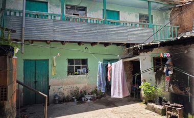 SE VENDE CASA DE ADOBE DE 2 PISOS DE 200m2 EN URB. CRUZPATA - CUSCO