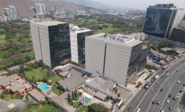 Nuevas Oficinas de 303 m² con Vista Al Golf en Centro Empresarial Santiago Surco