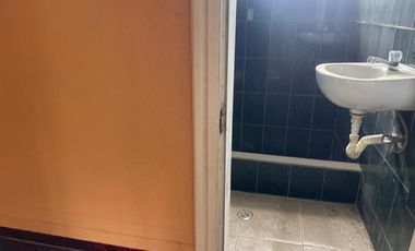 Venta de edificio en La Mitad del Mundo , Quito , Ecuador.