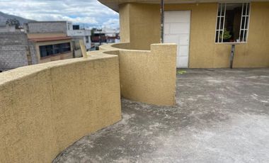 Venta de edificio en La Mitad del Mundo , Quito , Ecuador.