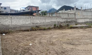 En venta  terreno  de 3942 m2 en La Mitad del Mundo, Quito , Ecuador.