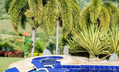 ALQUILO PARA TI HERMOSA FINCA CLARIVEL LLAMANOS AL3243991014 TE ESPERAMOS.