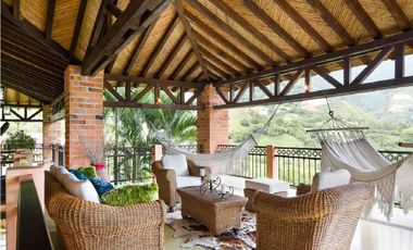 ALQUILO PARA TI HERMOSA FINCA CLARIVEL LLAMANOS AL3243991014 TE ESPERAMOS.