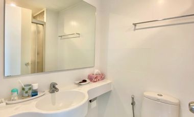 For Sale: Lumpini Park Beach Jomtien Condominium Seaside location, 6th floor, Building A Sea view, fully furnished and ready to move in.