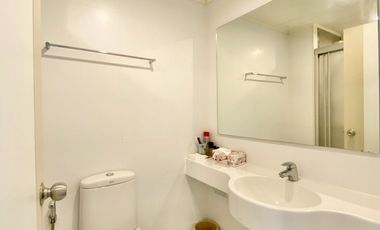 For Sale: Lumpini Park Beach Jomtien Condominium Seaside location, 6th floor, Building A Sea view, fully furnished and ready to move in.