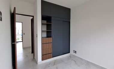 CASA NUEVA EN RENTA ZONA SUR LEÓN, GTO. ARZÚA QUINTA RESIDENCIAL A POCOS METROS DEL BLV. AEROPUERTO.