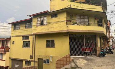 SE VENDE CASA CON RENTAS EN EL BARRIO EL BOSQUE MANIZALES