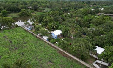 Casa de Descanso en Veracruz con Alberca y Salida Al Río Loc. La Posta