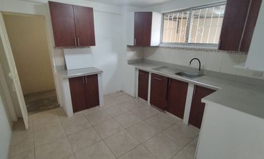 En alquiler casa de 4 dormitorios en urb.Valle Alto en Via la costa .(PC)