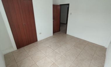 En alquiler casa de 4 dormitorios en urb.Valle Alto en Via la costa .(PC)