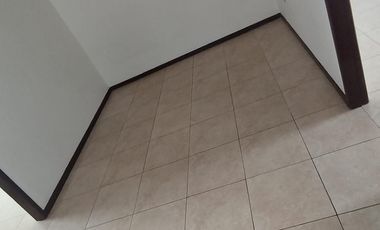 En alquiler casa de 4 dormitorios en urb.Valle Alto en Via la costa .(PC)