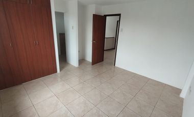 En alquiler casa de 4 dormitorios en urb.Valle Alto en Via la costa .(PC)