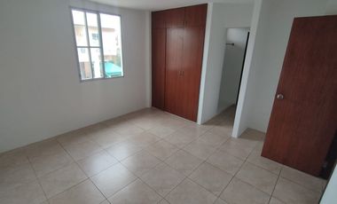 En alquiler casa de 4 dormitorios en urb.Valle Alto en Via la costa .(PC)