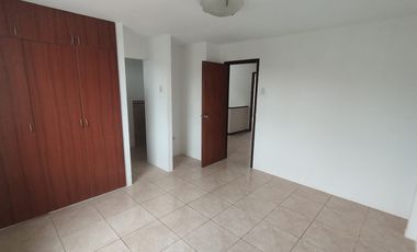 En alquiler casa de 4 dormitorios en urb.Valle Alto en Via la costa .(PC)