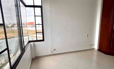 SAMBORONDÓN KM1.5, Alquilo Amplio departamento  con vista al lago 3 dorm $1150