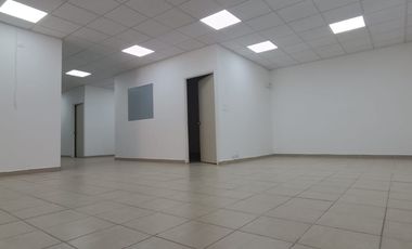 PROPIEDAD EN RENTA CON 6 CUBICULOS, PRIVADOS, EXELENTE PARA OFICINAS, CALL CENTER, ESCUELAS