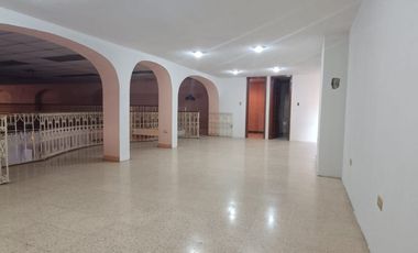 PROPIEDAD EN RENTA CON 6 CUBICULOS, PRIVADOS, EXELENTE PARA OFICINAS, CALL CENTER, ESCUELAS