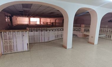 PROPIEDAD EN RENTA CON 6 CUBICULOS, PRIVADOS, EXELENTE PARA OFICINAS, CALL CENTER, ESCUELAS